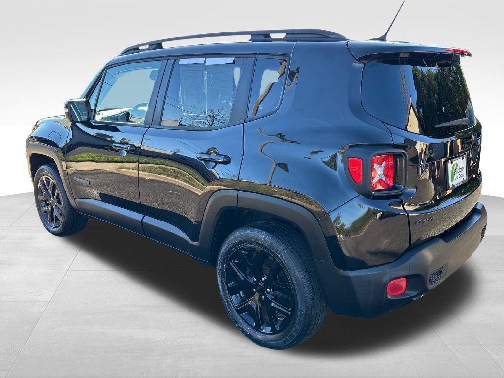 Used 2017 Jeep Renegade Altitude AWD/4WD image 5