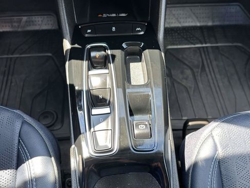 Used 2023 Chevrolet Bolt EUV LT w/ Convenience Package FWD image 17