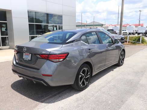 Used 2024 Nissan Sentra SV FWD image 13