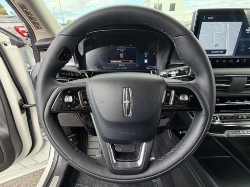 Certified 2023 Lincoln Corsair FWD image 17