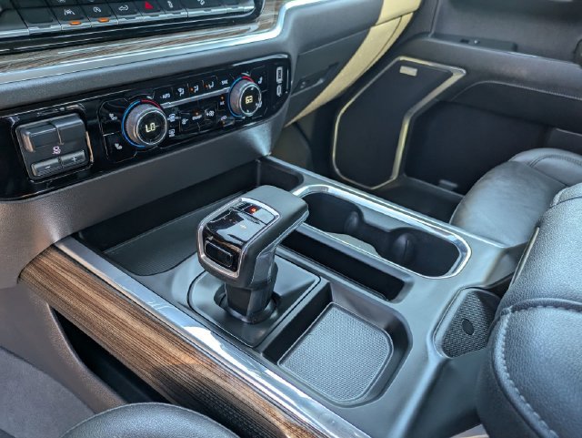 Used 2024 Chevrolet Silverado 1500 LT Trail Boss w/ Convenience Package II AWD/4WD image 21