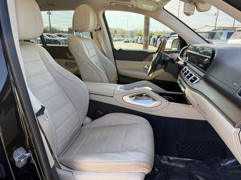 Used 2020 Mercedes-Benz GLS 580 4MATIC image 25