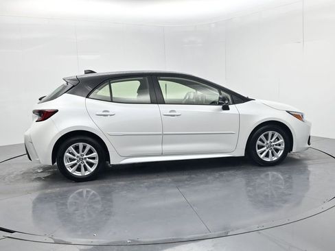 Used 2023 Toyota Corolla SE w/ SE Premium Package image 8