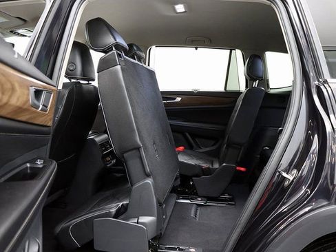 Used 2024 Volkswagen Atlas SE image 13