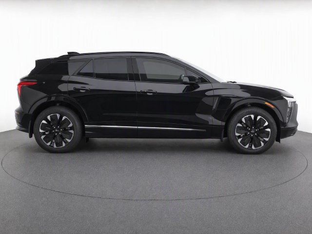 Used 2025 Chevrolet Blazer EV RS AWD/4WD image 2
