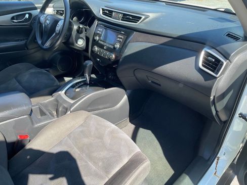Used 2016 Nissan Rogue S w/ Appearance Package image 27