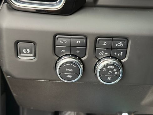 Used 2025 GMC Sierra 2500 Denali w/ Technology Package image 36