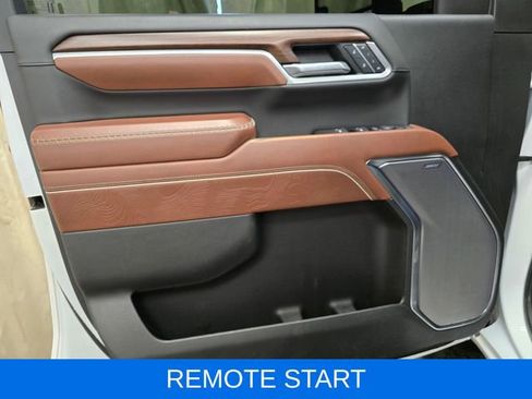 Used 2025 GMC Sierra 3500 Denali Ultimate image 10