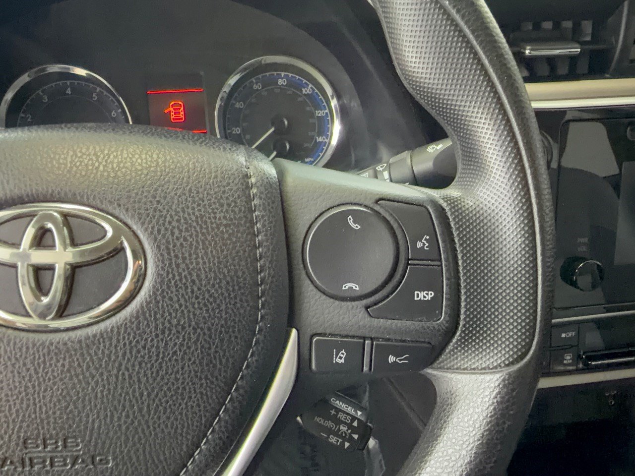 Used 2018 Toyota Corolla LE w/ Carpet Mat Package (TMS) FWD image 19