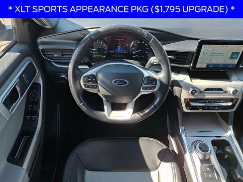 Used 2022 Ford Explorer XLT w/ Equipment Group 202A image 13