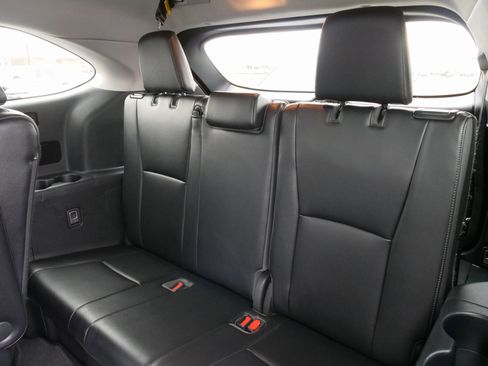 Used 2021 Toyota Highlander Platinum image 16