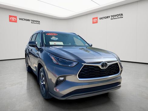 Used 2023 Toyota Highlander XLE image 1