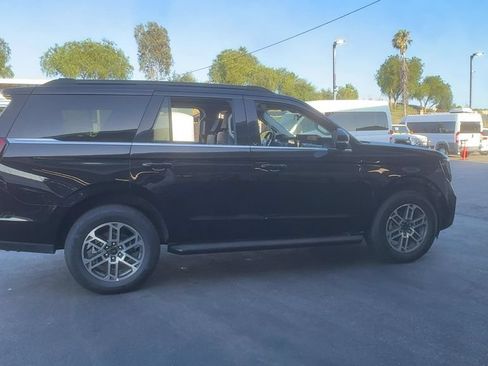 Used 2025 Ford Expedition Active RWD image 7