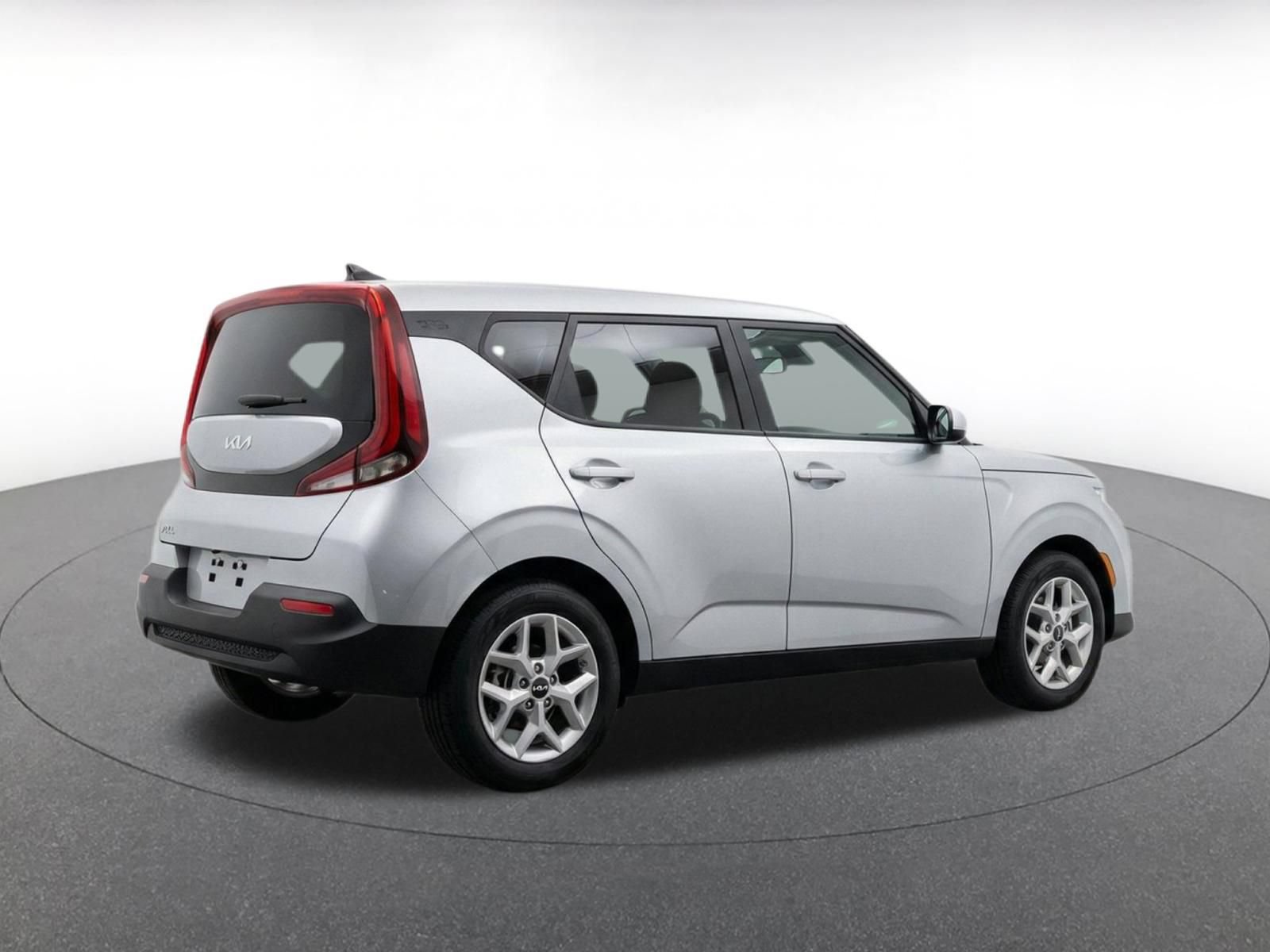 Used 2025 Kia Soul LX w/ LX Technology Package FWD image 8