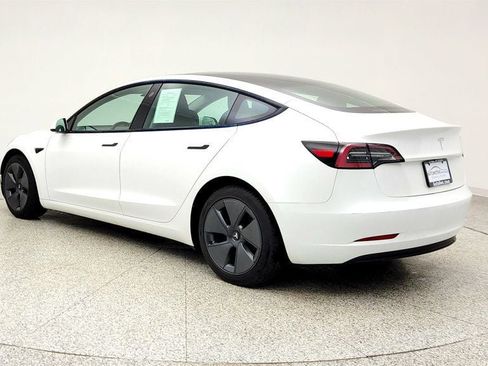 Used 2023 Tesla Model 3 Standard Range image 7