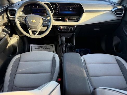 Used 2024 Chevrolet TrailBlazer LT image 12