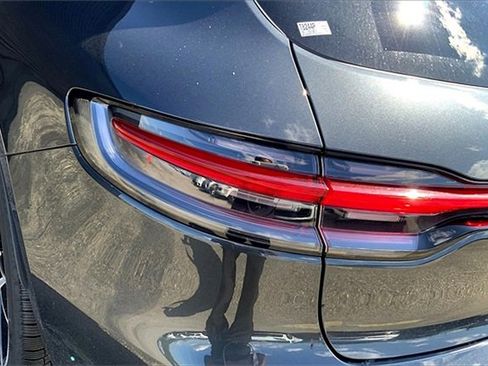 Used 2023 Porsche Macan image 19