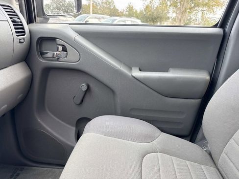 Used 2018 Nissan Frontier S image 24