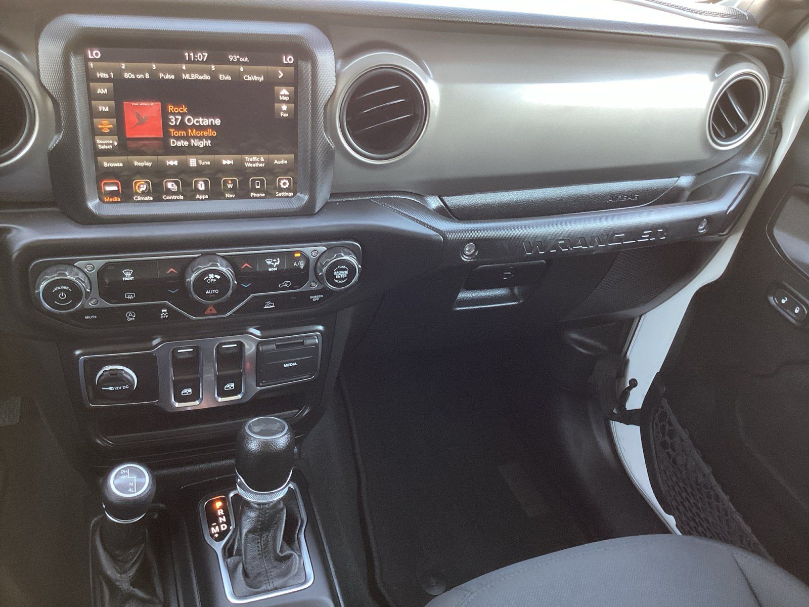 Used 2022 Jeep Wrangler Sport AWD/4WD image 4