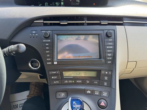 Used 2010 Toyota Prius Four image 9