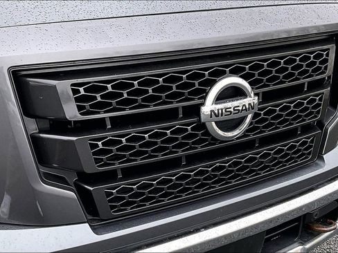 Used 2020 Nissan Titan SV w/ SV Convenience Package image 32