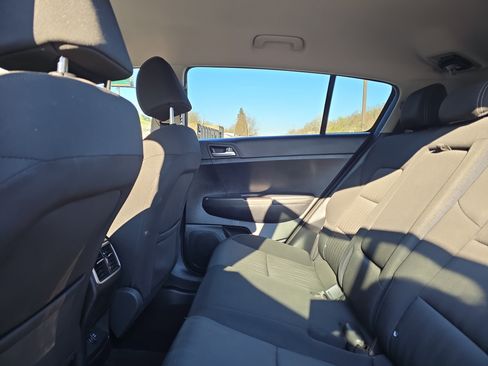 Used 2020 Kia Sportage LX image 24