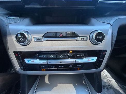Used 2023 Ford Explorer XLT w/ Equipment Group 202A AWD/4WD image 18