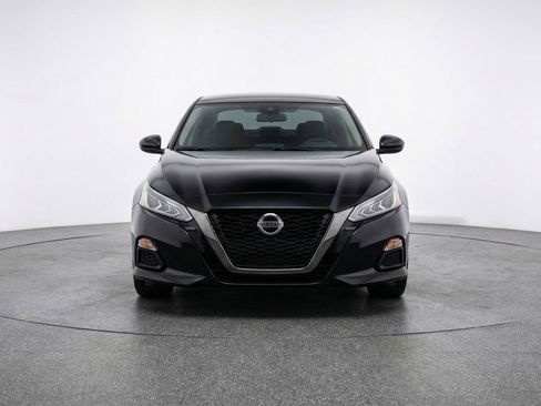Used 2025 Nissan Altima 2.5 SV image 2