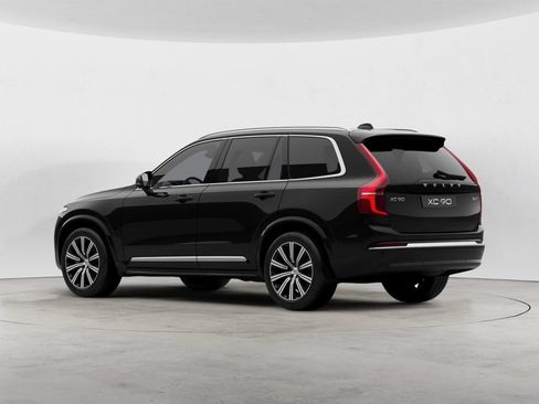 Used 2023 Volvo XC90 B6 Plus w/ Protection Package Premier AWD/4WD image 4