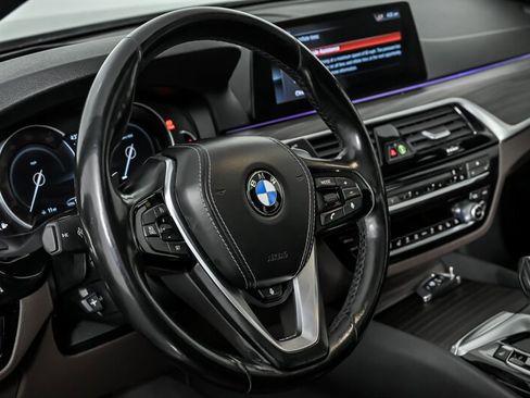 Used 2017 BMW 530i xDrive image 22