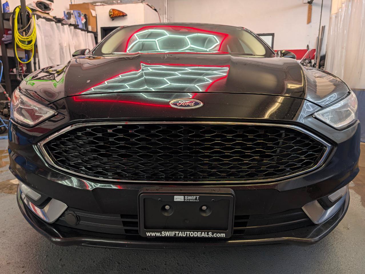 Used 2018 Ford Fusion Energi Titanium FWD image 2