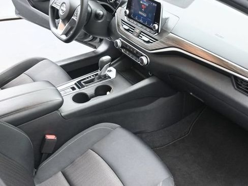 Used 2025 Nissan Altima 2.5 SV AWD/4WD image 43