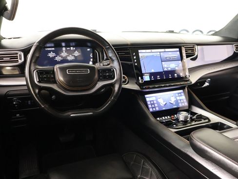 Used 2023 Jeep Grand Wagoneer Series III AWD/4WD image 2