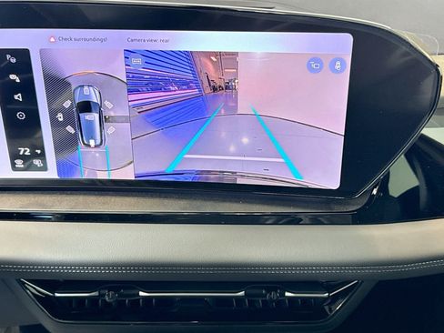 New 2027 Audi Q6 e-tron Premium image 13