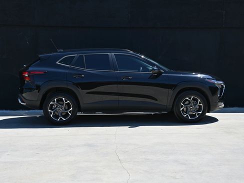 Used 2024 Chevrolet Trax LT image 9