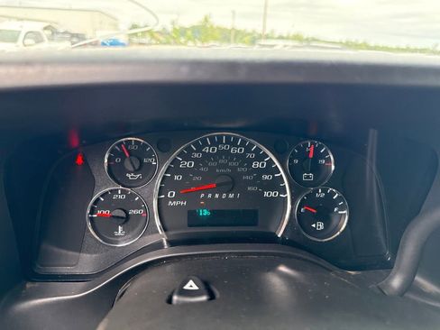 Used 2025 Chevrolet Express 3500 LS RWD image 9
