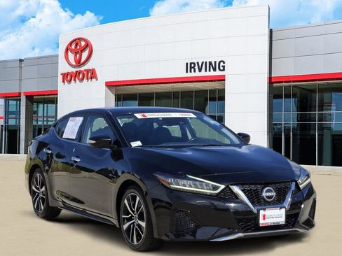 Used 2023 Nissan Maxima SV w/ Floor Mat Group FWD image 2