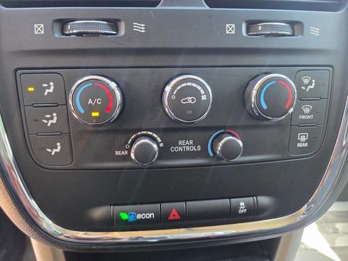 Used 2017 Dodge Grand Caravan SE w/ Power Window Group image 13