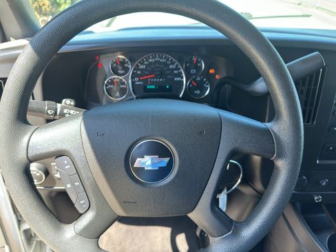 Used 2020 Chevrolet Express 3500 LT w/ LT Preferred Equipment Group RWD image 17