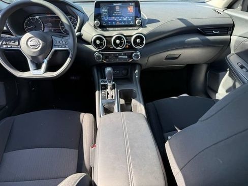 Used 2025 Nissan Sentra SV FWD image 10