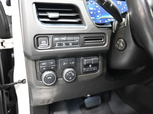 Used 2022 Chevrolet Suburban Z71 w/ Luxury Package AWD/4WD image 30