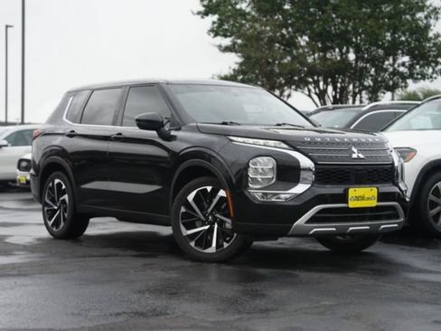 Used 2022 Mitsubishi Outlander SE FWD image 2