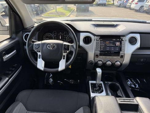 Used 2020 Toyota Tundra SR5 w/ SR5 Upgrade Package AWD/4WD image 17