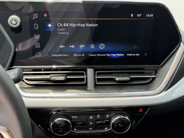 New 2026 Chevrolet Trax LT w/ Sunroof Package FWD image 25