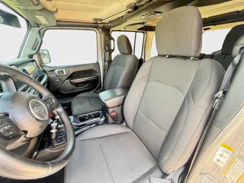 Used 2020 Jeep Wrangler Unlimited Sport AWD/4WD image 3