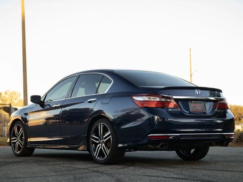 Used 2016 Honda Accord Sport image 17