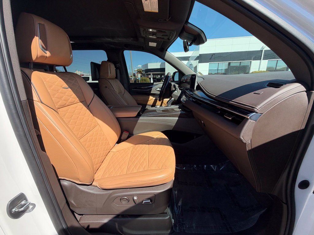 Used 2022 Cadillac Escalade ESV Sport w/ Touring Package AWD/4WD image 16