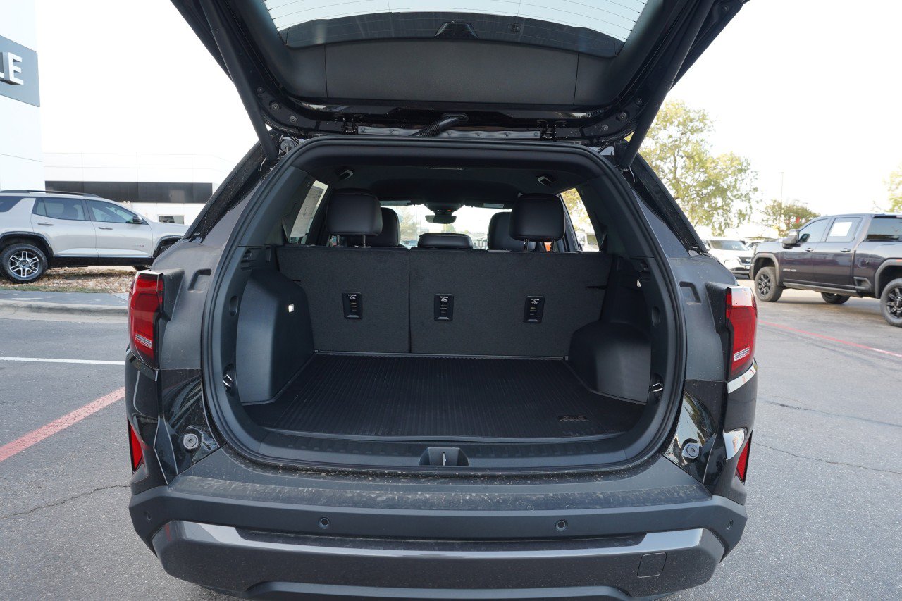 New 2027 GMC Terrain Elevation w/ Elevation Premium Package FWD image 22