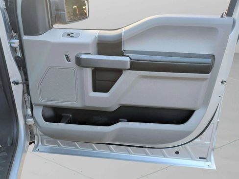 Used 2015 Ford F150 XLT image 17