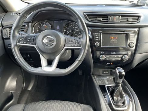 Used 2018 Nissan Rogue SV image 13